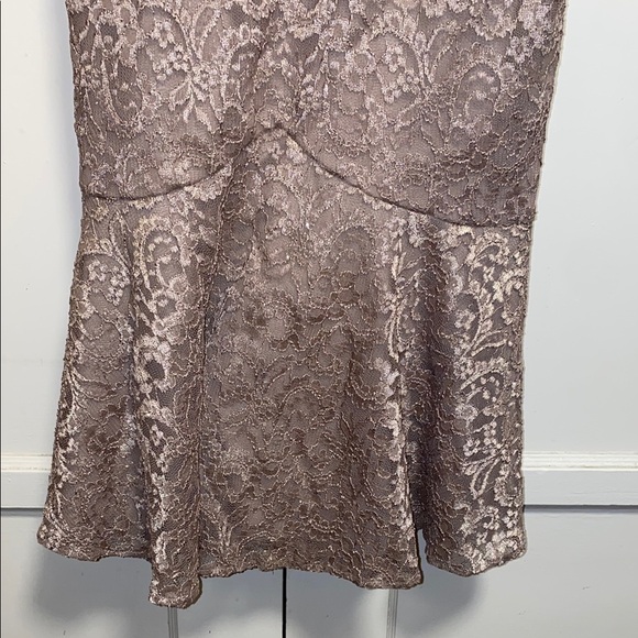 R&M Richards Size 4P Cream Lace Off-the-Shoulder Knee-Length Dress - Picture 3 of 9
